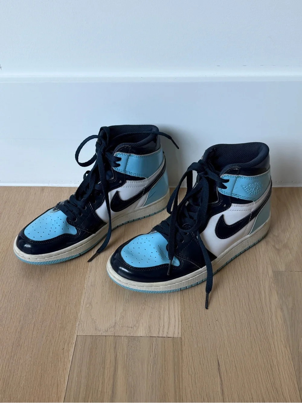 Nike Air Jordan 1 Retro High UNC Patent Blue